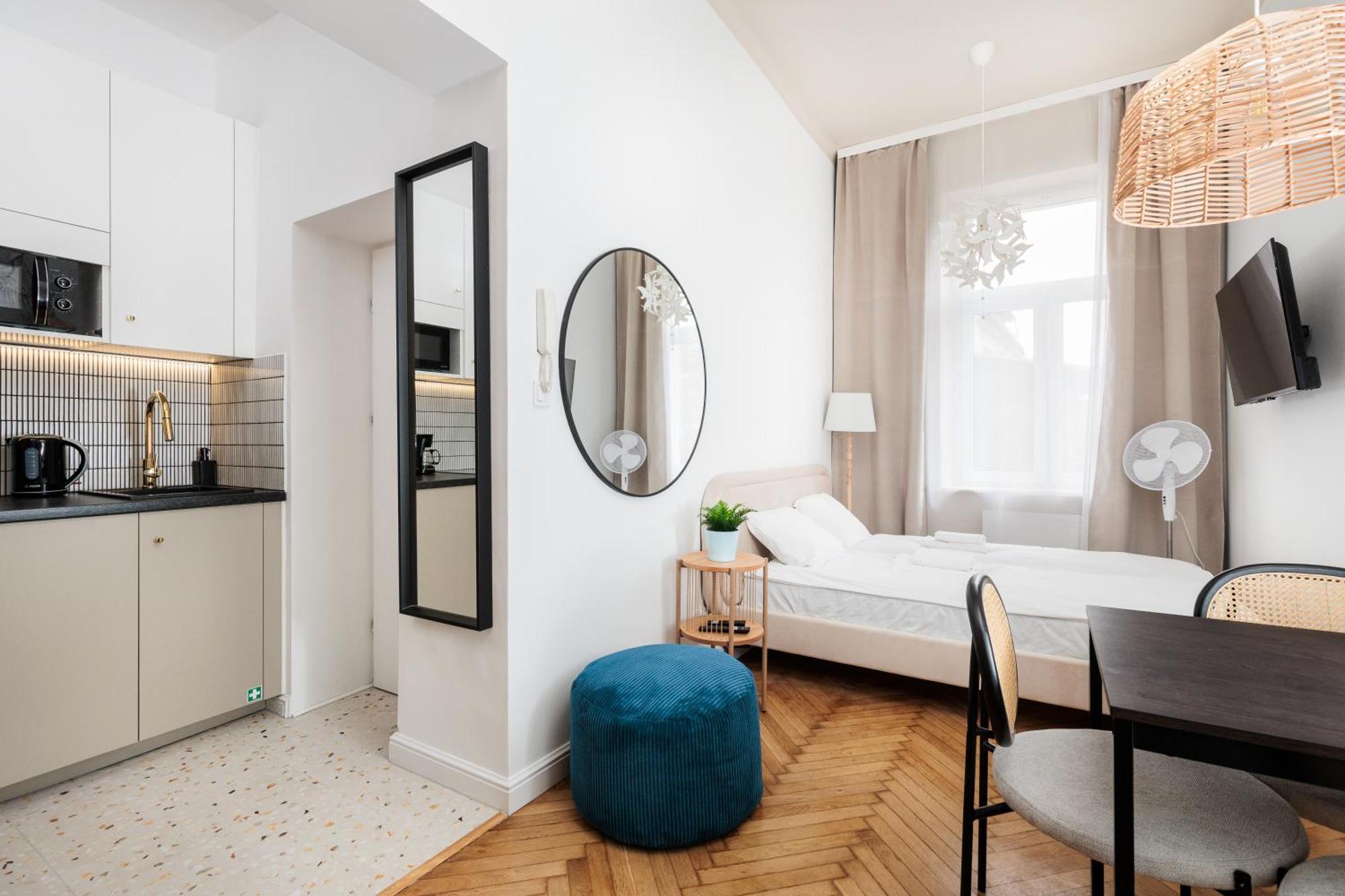 Comfort - By Upstairs Apartament