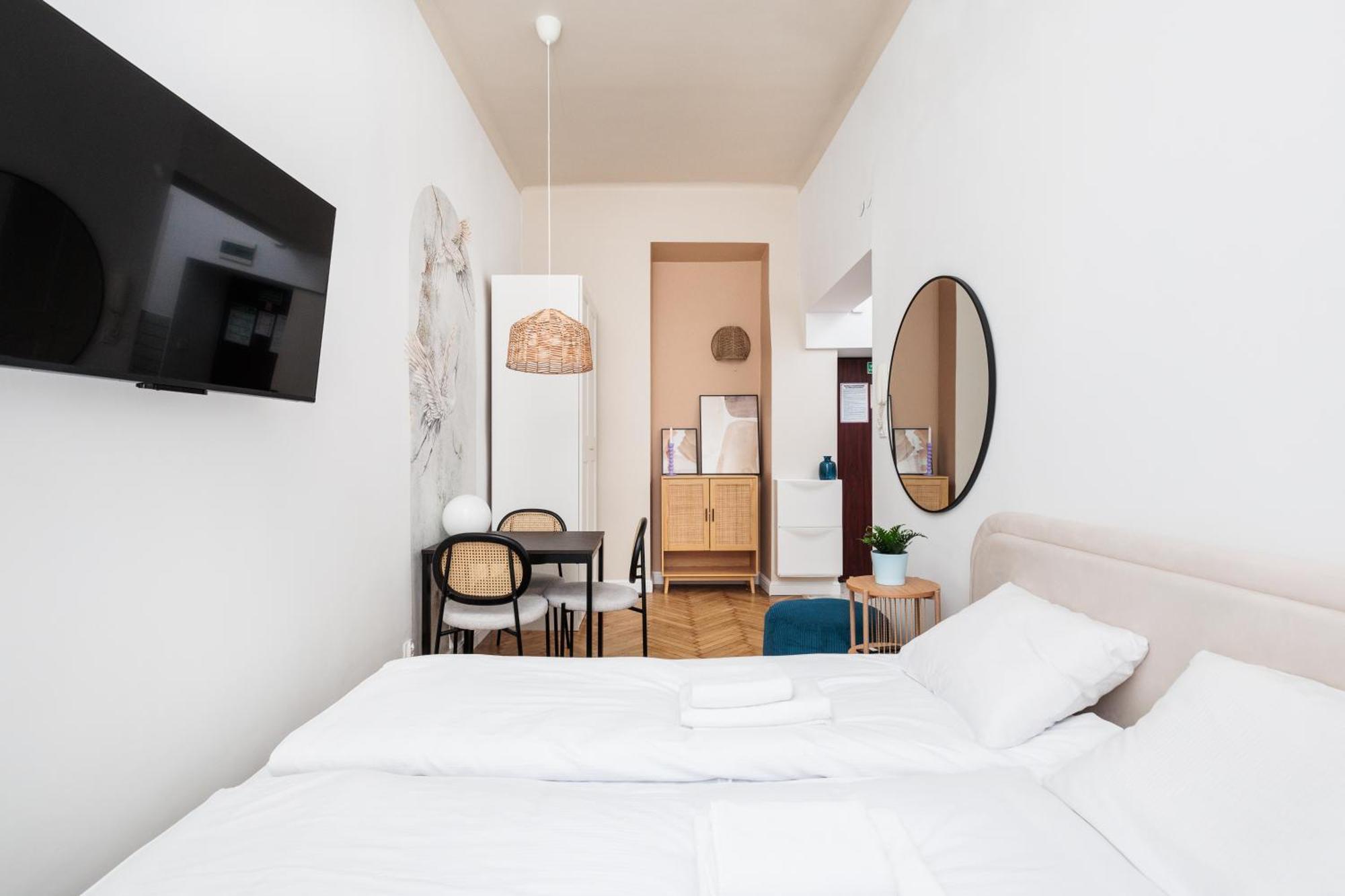 Comfort - By Upstairs Apartament *